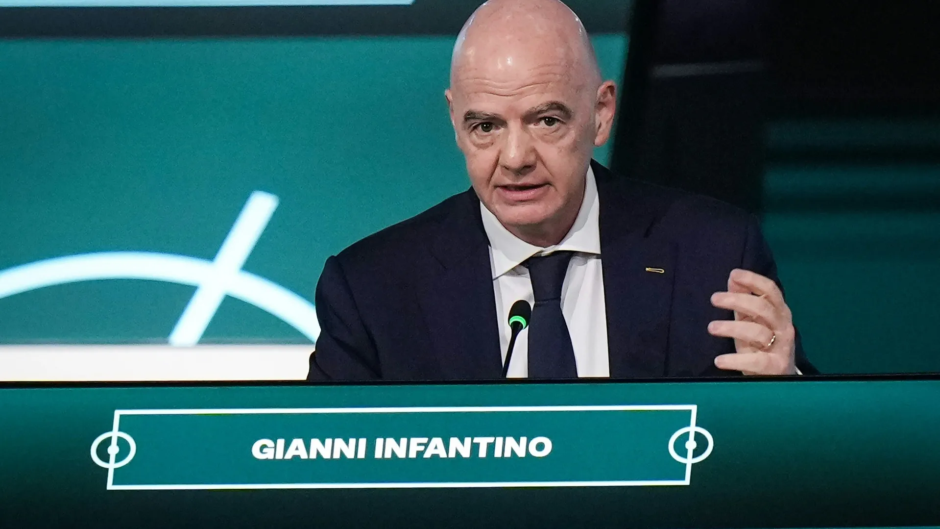 FIFA内部哗变：员工意外要求因凡蒂诺下台，世界杯后危机愈演愈烈