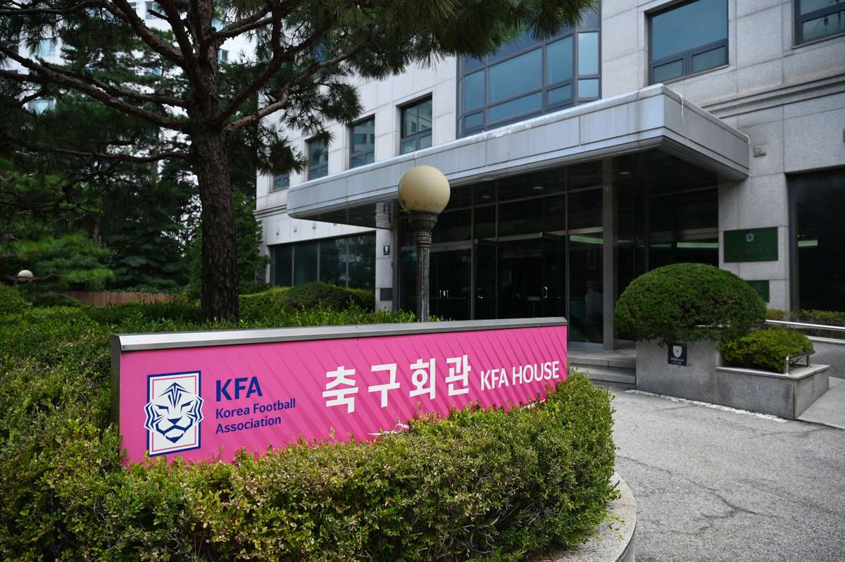 韩国警方突袭足协总部,调查洪明甫任命程序涉嫌违规