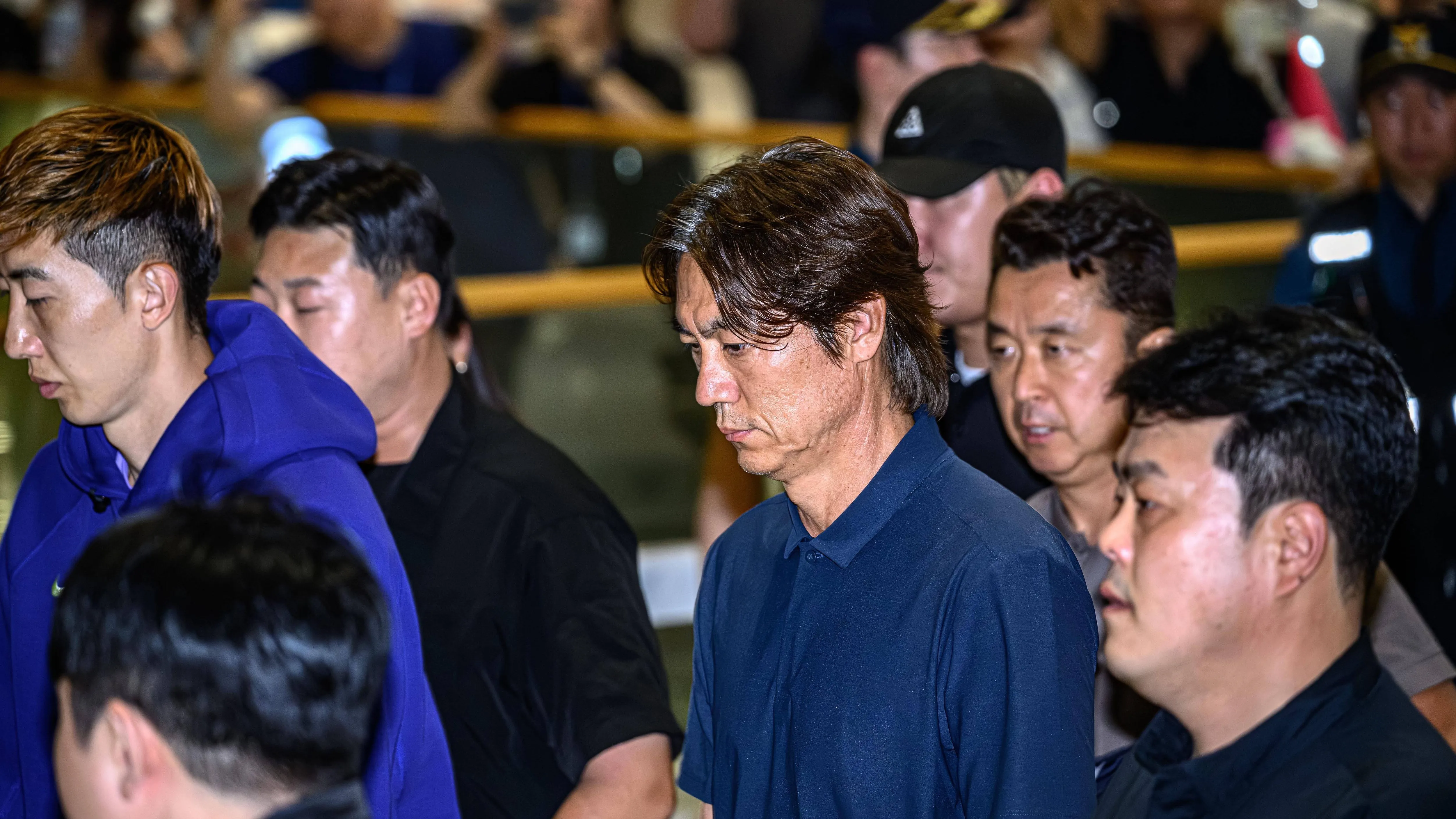 韩国足协遭警方搜查,洪明甫任命风波再升级