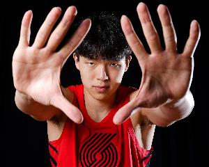 杨瀚森:“开拓者”对我意义非凡 我会努力在NBA开拓出自己的路