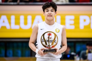 夺得亚洲女篮联赛冠军&当选赛会MVP！杨舒予：一步步向前迈进?