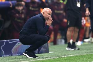 遭绝杀丢英超榜首!斯洛特:我们不该输球,错失了好几次进球机会