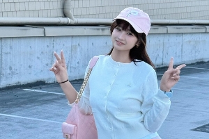 杨瀚森女友晒照+杨瀚森跳舞视频：中秋快乐? 平平安安?❤️