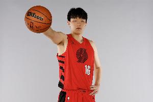 媒体人:比卢普斯看起来是想让杨瀚森打完 小杨需适应学习NBA尺度