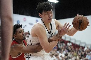 美记：杨瀚森夏联收视率超25年总决赛 他正成为新一代篮球偶像