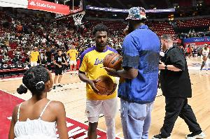 杨毅:詹姆斯是历史最强开发商&到处起高楼 布朗尼明显打不了NBA