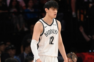 媒体人：曾凡博林葳距离NBA球员还有差距 每个追梦的人都值得尊重