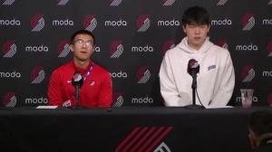 还要我教你做事?！杨瀚森指导克里斯：你要（对着话筒）翻译啊