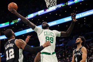 NBA历史谁最“重量级”?三连冠鲨鱼力拔山兮 印度神塔进前三