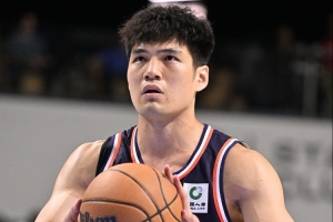 广州队NBA季前赛场均净负46分!媒体人:多出去 挨虐是另一种学习
