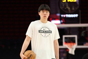 媒体人:杨瀚森适合搭配首发好好打 乱流突进容易跑砸
