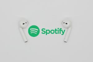 每体:巴萨与Spotify续约至2030年,4年赞助费3亿欧外加球场冠名