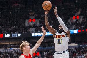 射手回归！小哈达威半场三分5中4拿13分2板 此前季前赛三分18中2
