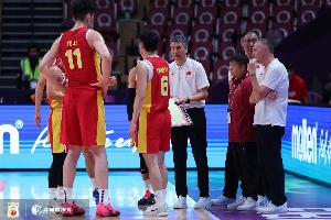 恩西纳斯:余嘉豪来西对中国男篮也是好事 他们早晚会打欧洲强队