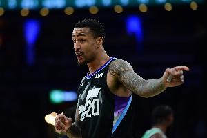 现在是对手！爵士主帅：我一直支持约翰-科林斯 但今天不行