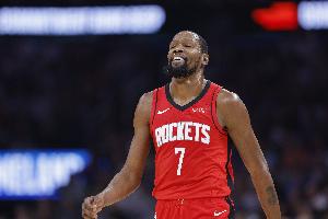 本场火箭与活塞罚球对比48-23 火箭多出25次仍告负