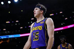 历史级别！里夫斯单场砍至少51分11板9助 NBA历史第七人