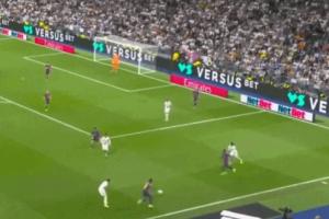 1v2天秀拉球+转身磕球！卡马文加：解锁新位置，右边锋✅?