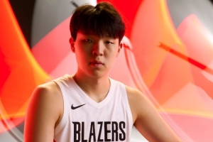 李凯尔：杨瀚森的技术很好 他让我想起约基奇的比赛