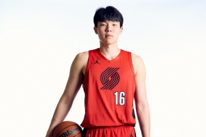 媒体人:杨瀚森要稳住心态 一切的蛰伏都是为了后面的爆发