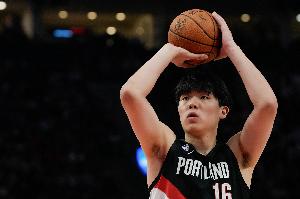 媒体人:瀚森通过努力与偶像同台竞技很梦幻 NBA赛前训练都有顺序