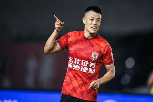 老兵不死！37岁谭龙中国顶级联赛出场200场，其中亚泰193场进87球