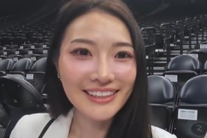 美女记者:杨瀚森先把篮板做好 这是能帮助他留住上场时间的途径