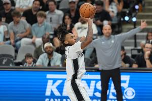 火箭突然哑火被打12-0！卡斯尔包夹申京抢断反击一马当先打进2+1