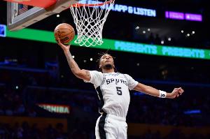 持续进化！卡斯尔连续两场13助 90年代以来首位达此成就二年级生