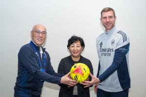 马德兴谈中英交流会:小球员都不认识默特萨克 青训核心仍是竞赛
