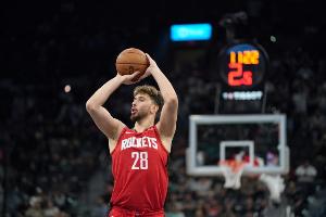 极限！奥科吉包夹中分球 申京底角三分压哨命中