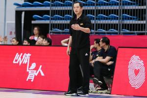 四川U22全运女篮主帅杨毅:下半场节奏明显改善 目标一直往上冲