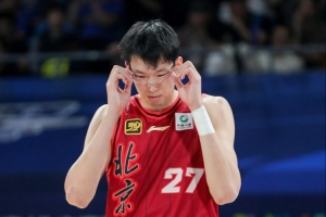 媒体人:四川全运男篮优势就是双塔 欲内先外但外线投篮能力太差