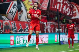 足球周刊:三度入选国足但无缘A级赛首秀,刘若钒期待为国出战