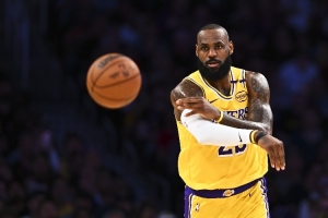 塞利:过去20年詹姆斯球衣销量都是前5 他是NBA与中国的连接人