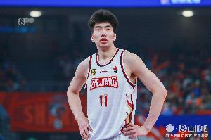 媒体人:浙江方面挽留余嘉豪 据说中国篮协和郭士强都出面协调