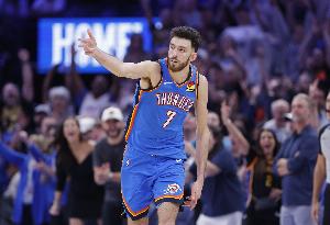 6人缺阵！戴格诺特谈切特专职打4号位：因为球队遭遇了大量伤病