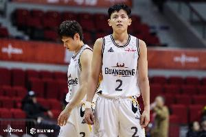 媒体人:广东女篮胜在团队性和体系 杨家姐妹用胜利告慰父亲