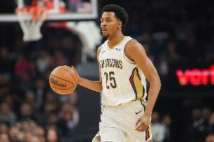 有杀伤！特雷-墨菲半场9中3拿到13分6板 罚球6中6