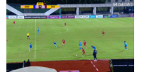浪费机会受惩罚，武汉女足上半场补时阶段被1-1扳平