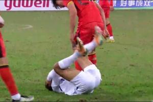 不理智!热议汪士钦直红:何必呢,太不职业了;这个红牌太不应该