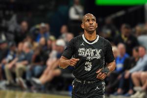 ?保罗生涯合计入选7次最佳一防 NBA近20年来最多