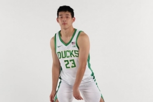 媒体人:终于投进三分 对林葳来说会很好地提升自信心