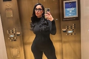 女主持:搂抱不算出轨但亲吻算 皮尔斯:通过考验测试感情这不对