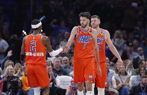 媒体人:整个NBA都在弱化 只得火箭有机会阻击雷霆