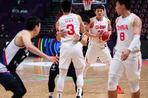 媒体人:赵睿缺席中国队无稳定持球者 王俊杰不在缺少阵地战中轴