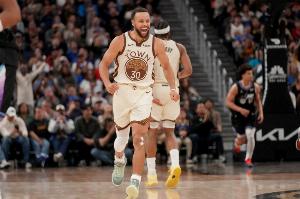 NBA官方:库里宝刀未老 他向全世界证明自己的远投能力依然无敌