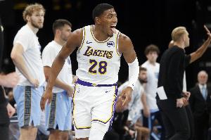 还是那么稳！八村塁14中6拿到14分2篮板