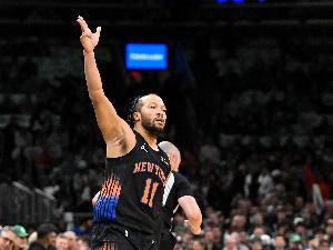 砍瓜切菜！布伦森三分再中 首节8分钟5中4已砍13分