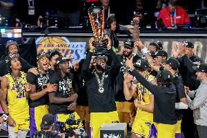 2年前的今天：湖人击败步行者 夺得首届NBA季中锦标赛冠军